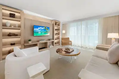 Image de Oceanview Private Condo at 1 Hotel & Homes -1408