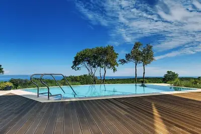 Image de Maison de vacances avec piscine privée pour 8 personnes env. 300 qmà Peruski, Istrie (Baie de Raša)