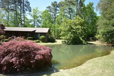 Image de Peaceful pond. Less than 5 miles from Augusta National Golf Course.
