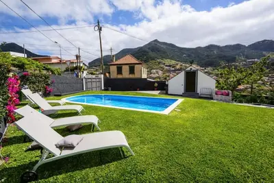 Image de Villa Paixão | Piscine | Barbecue | Four à bois