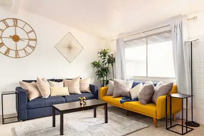 Image de Sunny Modern 2br Townhome in Tucson | Laundry