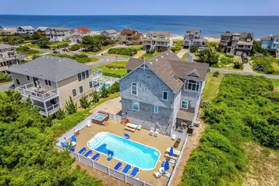 Image de Lofty View ☀️ Semi-Oceanfront 4 Br home, Dog-Frendly 🐕 & Private Pool