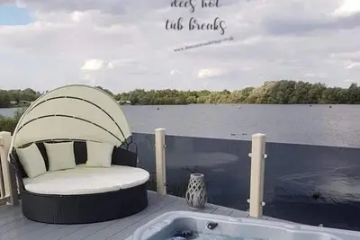 Image de Lakeside Hot tub holiday Tattershall Lakes