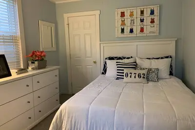 Image de Picture Perfect Beach Lakeside Cottage