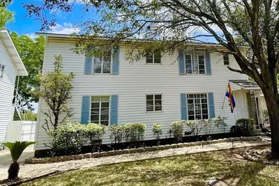 Image de Charming 2 Bedroom! Pet Friendly!