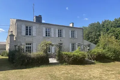 Image de Beautiful country house with private garden and heated swimming pool