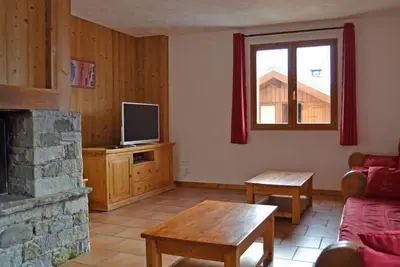 Image de Chalet, remise en forme, sauna, terrasse, balcon, cheminée ou poêle à bois, parking, télévision
