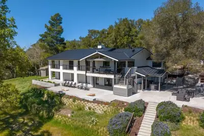 Image de Vineyard House at Oak & Vine