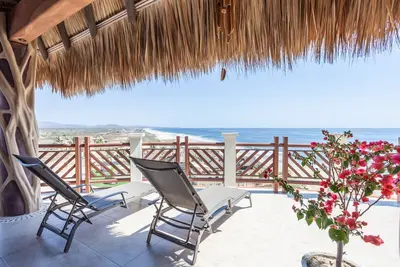 Image de Ocean View 1 Bedroom Penthouse, with Resort Amenities Overlooking the Pacific!