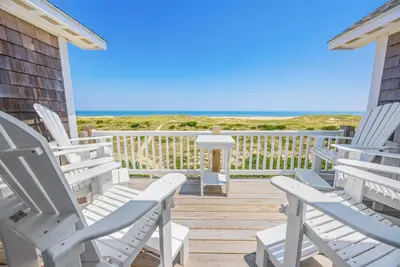 Image de Summer Savings - Premier Oceanfront Home w/ Pool, Hot Tub, Elevator, and More!