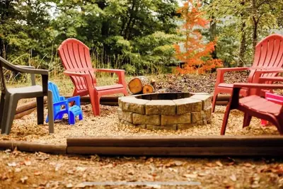 Image de Peaceful Trinity Hills Cabin | Arcades-Hot Tub-Easy Drive