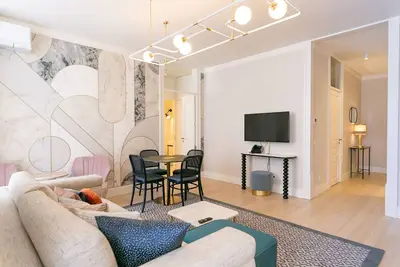 Image de 2 Bedroom Apartment with City View