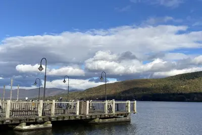 Image de Central Lake George Escape – Balcony Views, Walk to Everything