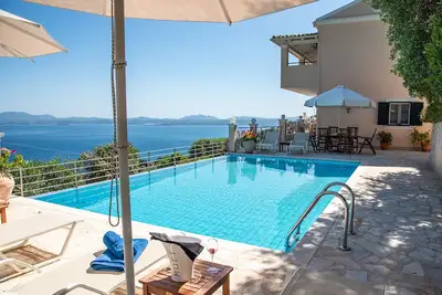 Image de Villa Antoula is a stylish and modern villa for a relaxing vacation.