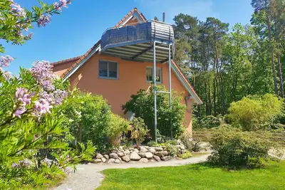 Image de Modern apartment no. 1 with terrace, sauna in the house, garden - Ferienwohnungen am Wald - FeWo am Wald