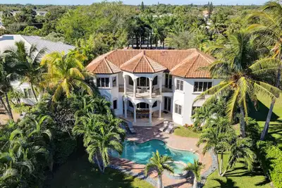 Image de Lantana House - 4bdrm waterfront estate w/ private pool hot tub