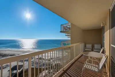 Image de Beautiful Balcony Gulf Beach View! Renovated 2b 2b in the heart of Destin