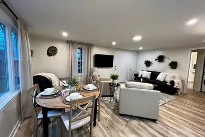 Image de Upscale Luxury Apt, 2 minute walk to Glenn Park and Britesmith!