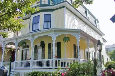 Image de Breakers Cape May - Charming beach block Victorian home