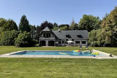 Image de Maison de Charme avec piscine chauffée de juin à septembre