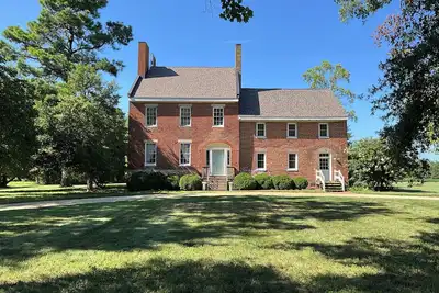 Image de Lansdowne Manor ~ Firepit ~ Bbq ~ Pets ~ 198 Mbps