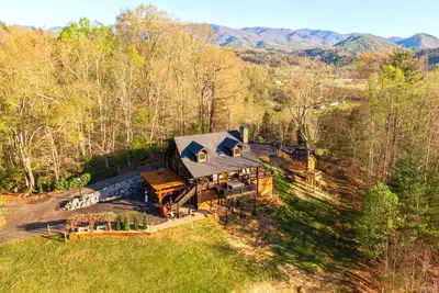 Image de Fainting Goats - Epic 270° Views - Luxe Mtn Escape!
