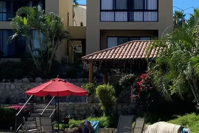 Image de Lovely and Bright One Bedroom 700 Sq Foot Condo ready for your next vacation!