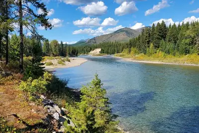 Image de Cozy cabin on the wild & scenic North Fork of Flathead River near Glacier Park