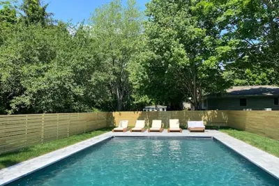 Image de Tranquil Retreat 5 Br North Fork Avec Piscine Et Immense cour, pied de la plage