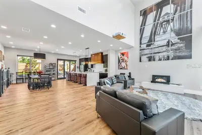 Image de 3br Luxury, Near Beach/Disney; Pool is +$99/night
