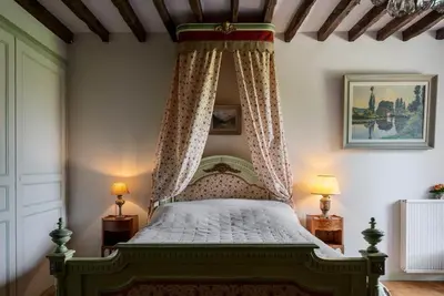 Image de Propriété pleins de charme, chambres spacieuses à la campagne