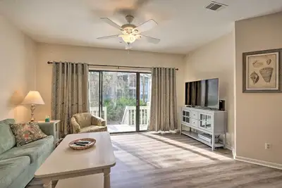 Image de Walk to Beach: Hhi Townhome w/ Pool Access!