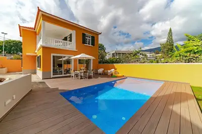 Image de The Yellow House - Quatre Chambres Maison, Couchages 8