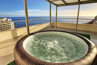 Paradise View by LovelyStay