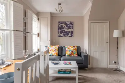 Image de Gorgeous 2-Bed | Quiet area with nearby stations