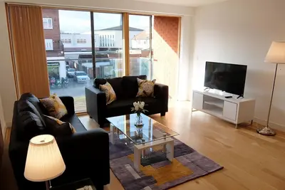 2 Bed, 2 Bath next to the station