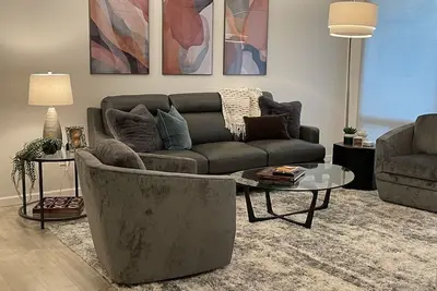 Image de Contemporary and quiet patio home in an unbeatable Scottsdale location.