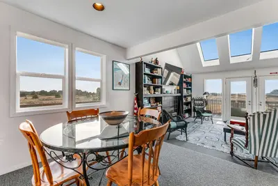 Image de Family-Friendly, Oceanfront Home with Free WiFi, Gas Fireplace, & Private W/D