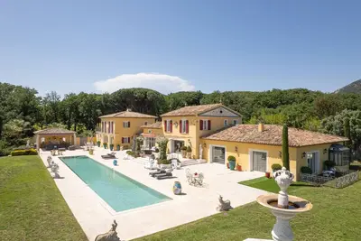 Image de Rare! Luxueuse Villa 550m2 - Piscine - Golfe De Saint-Tropez - 6 chambres