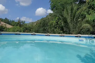 Image de Bas de villa avec terrasse vue forêt 4-9p