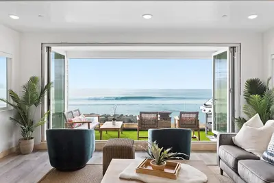 Image de Stunning Beachfront Escape P807-1