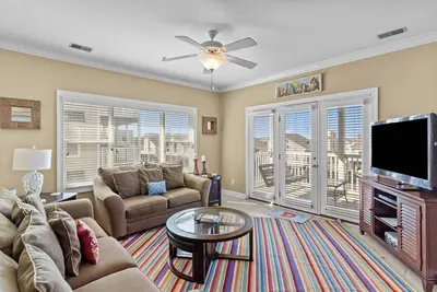 Image de Canal-view condo with WiFi, washer/dryer, tennis, pool, & beach access