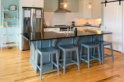 Image de Beach Haven Getaway - quiet retreat short walk to beach & Tesla Ev Charger
