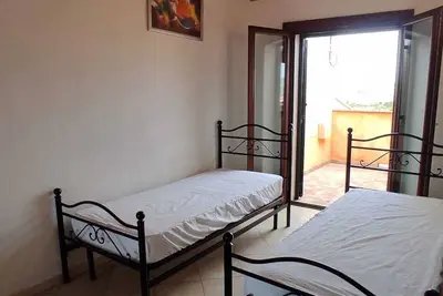 Image de Three-room apartment with pool view