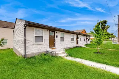 Image de Excellent Capitol Hill, Midtown Locale | Off-Street Parking, Full Kitchen