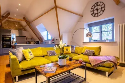 The Hayloft - sleeps 6 guests  in 3 bedrooms