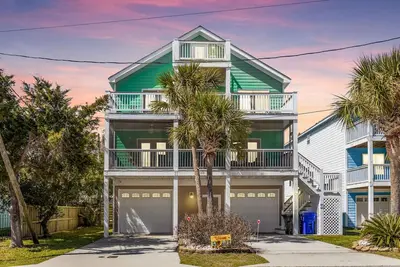 Image de Spacious Beach Retreat | Saltwater Pool, Balconies & Game Room