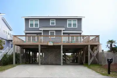 Image de Choice beach getaway w/pool & Intracoastal Waterway view - near dining & shops