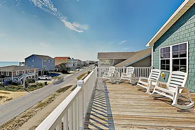Image de Expansive all-suite beach beauty with private pool, balconies & ocean view