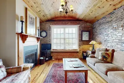 Image de Hidden gem overlooking downtown Waynesville - extremely walkable location